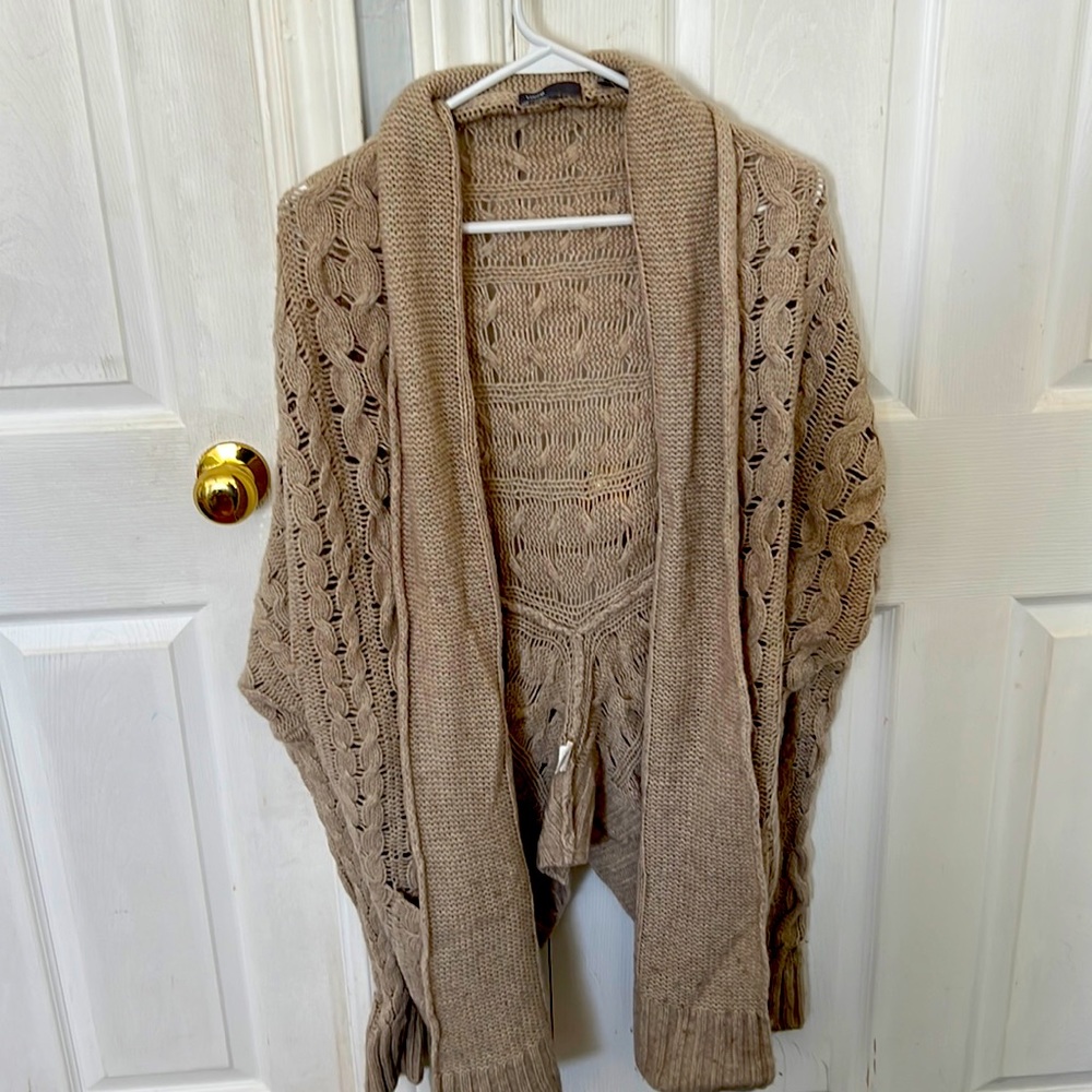 Beautiful Vince 50% wool, soft